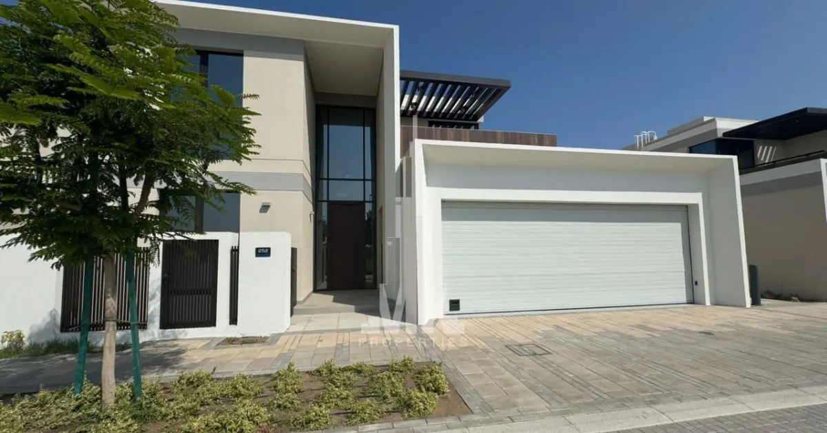 Luxury 5+2 BHK Villa in Al Mouj (GBR)