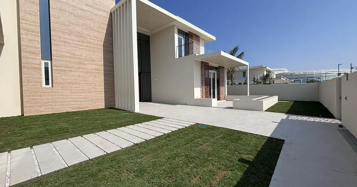 Luxury Coastal 6 BHK Villa