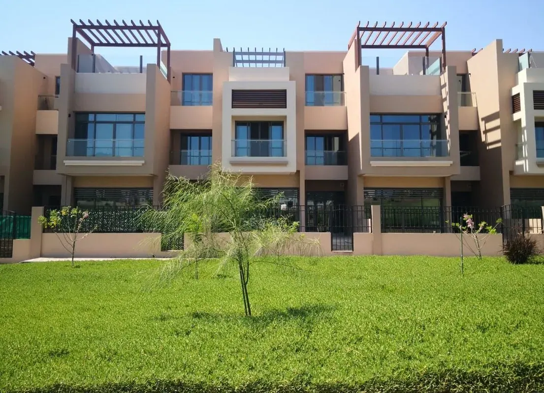 Elegant 5BR Villa – 300 SQM Built-Up