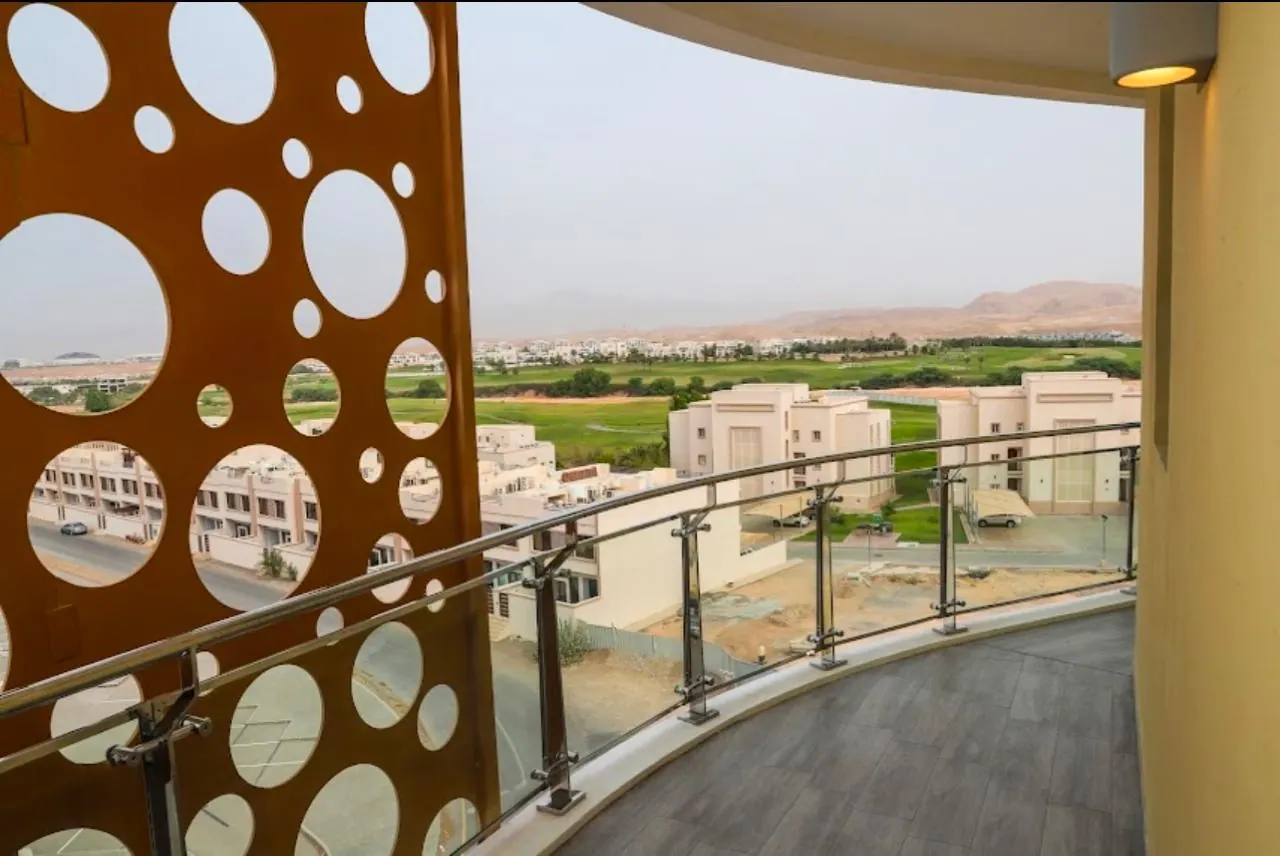 Apartment 1 bedroom in Muscat Hills next to the Gulf